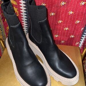 Dolce Vita Hoven H20 100% Waterproof Lug Sole Leather Black